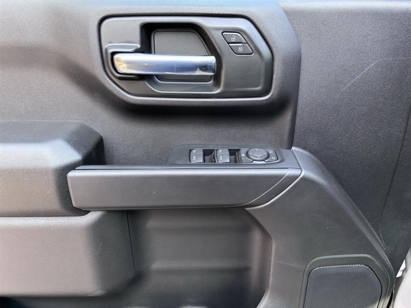 Chevrolet Silverado 1500 Trail Boss Custom Crew Cab 4WD 2026