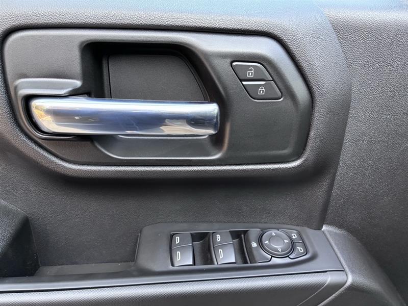 Chevrolet Silverado 1500 Trail Boss Custom Crew Cab 4WD 2026