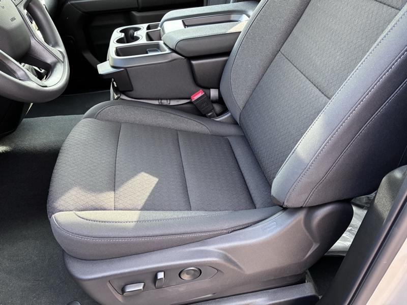 Chevrolet Silverado 1500 Trail Boss Custom Crew Cab 4WD 2026