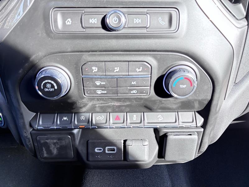 Chevrolet Silverado 1500 Trail Boss Custom Crew Cab 4WD 2026