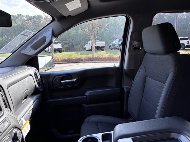 Chevrolet Silverado 1500 Trail Boss Custom Crew Cab 4WD 2026