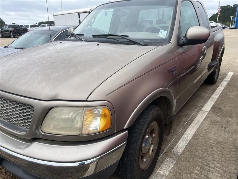 2001 Ford F-150 XL's photo