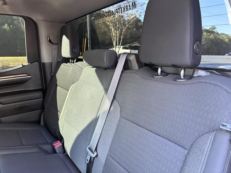 Chevrolet Silverado 1500 LT Crew Cab 4WD 2022