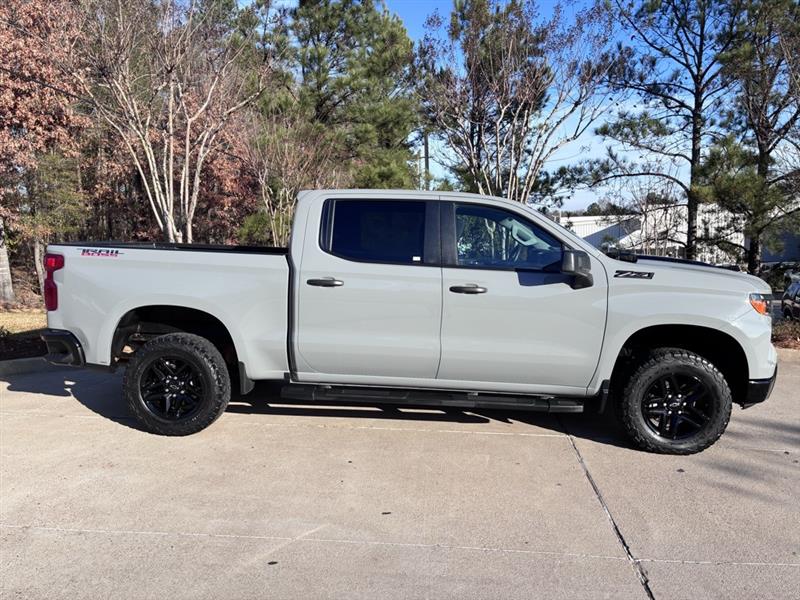 Chevrolet Silverado 1500 Trail Boss Custom Crew Cab 4WD 2024
