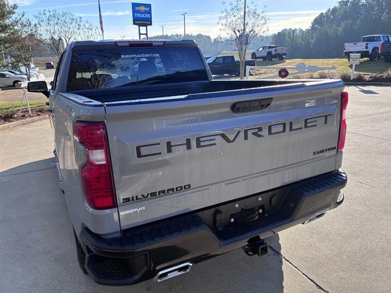 Chevrolet Silverado 1500 Trail Boss Custom Crew Cab 4WD 2024