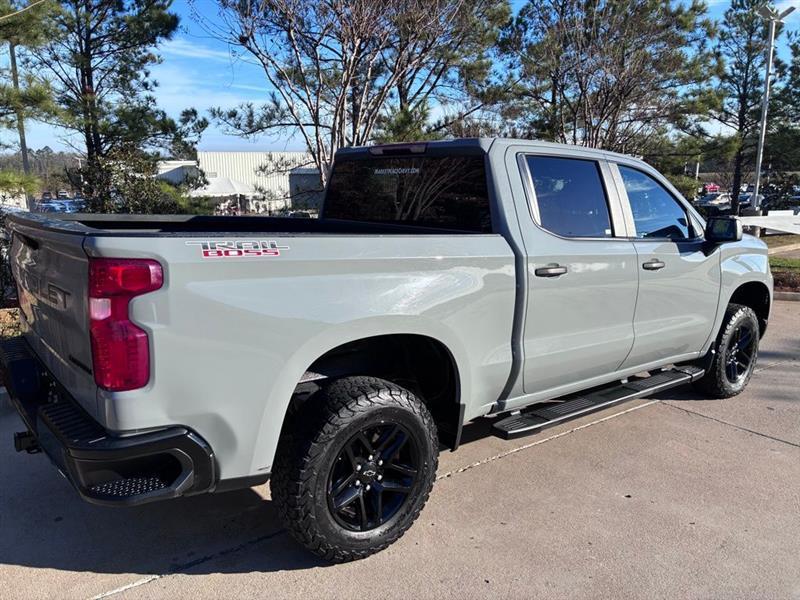 Chevrolet Silverado 1500 Trail Boss Custom Crew Cab 4WD 2024