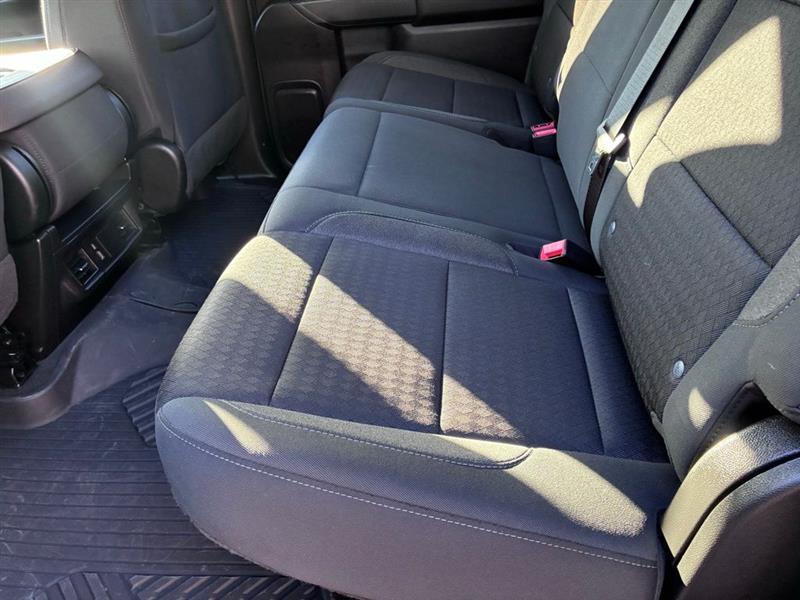 Chevrolet Silverado 1500 Trail Boss Custom Crew Cab 4WD 2024