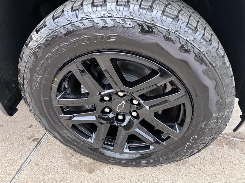 Chevrolet Silverado 1500 Custom Crew Cab 4WD 2026