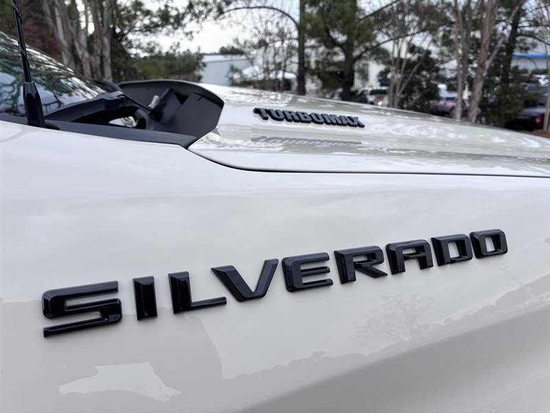 Chevrolet Silverado 1500 Custom Crew Cab 4WD 2026