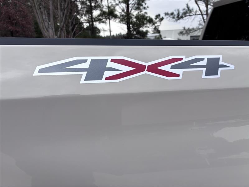 Chevrolet Silverado 1500 Custom Crew Cab 4WD 2026