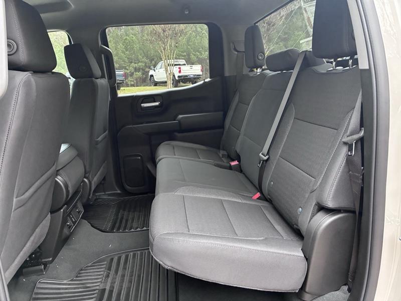 Chevrolet Silverado 1500 Custom Crew Cab 4WD 2026