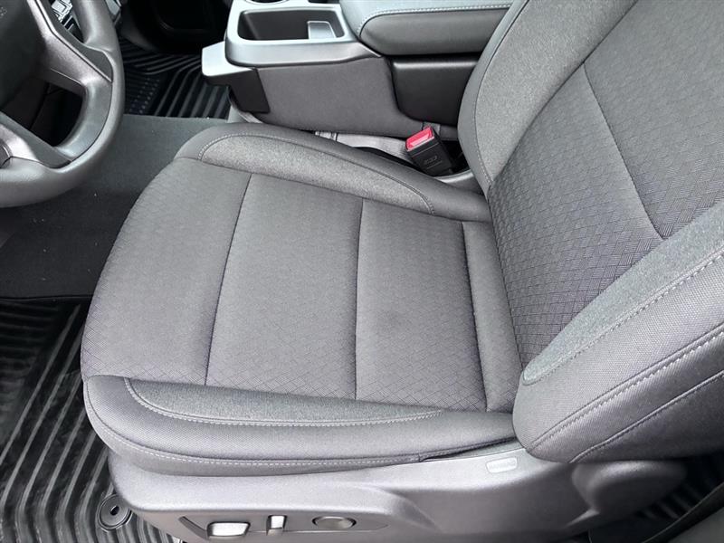 Chevrolet Silverado 1500 Custom Crew Cab 4WD 2026