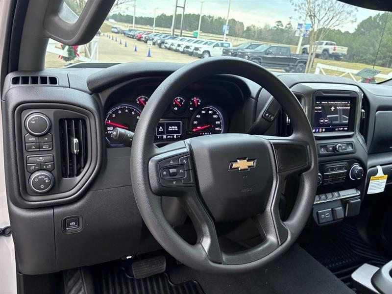 Chevrolet Silverado 1500 Custom Crew Cab 4WD 2026