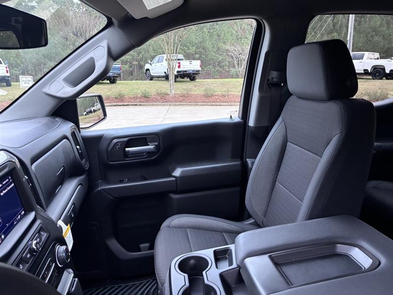 Chevrolet Silverado 1500 Custom Crew Cab 4WD 2026