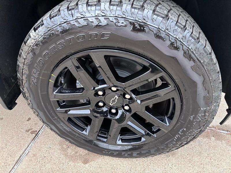 Chevrolet Silverado 1500 Custom Crew Cab 4WD 2026