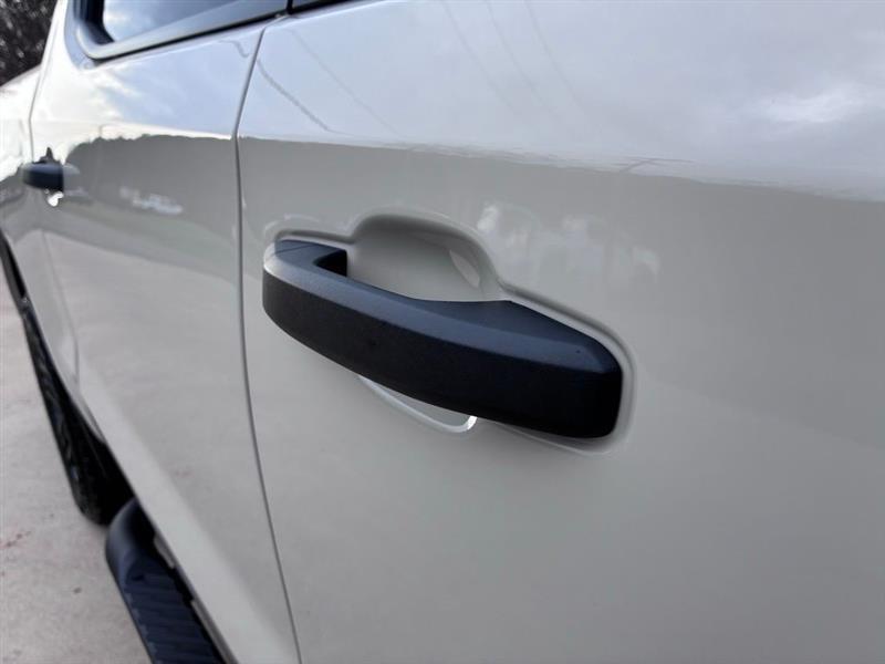 Chevrolet Silverado 1500 Custom Crew Cab 4WD 2026