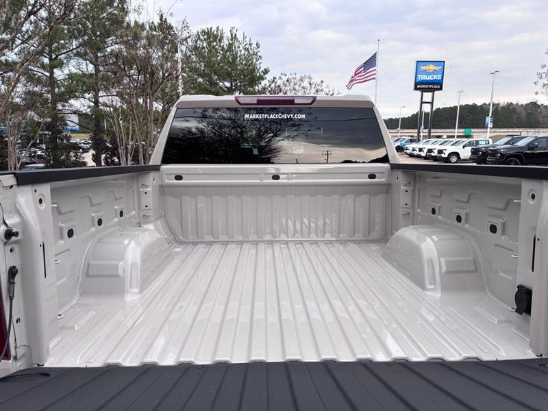 Chevrolet Silverado 1500 Custom Crew Cab 4WD 2026