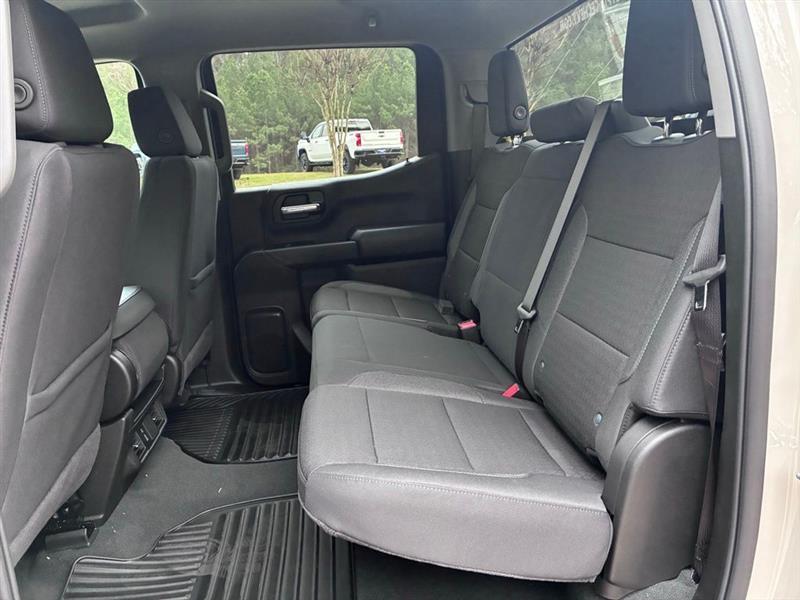 Chevrolet Silverado 1500 Custom Crew Cab 4WD 2026