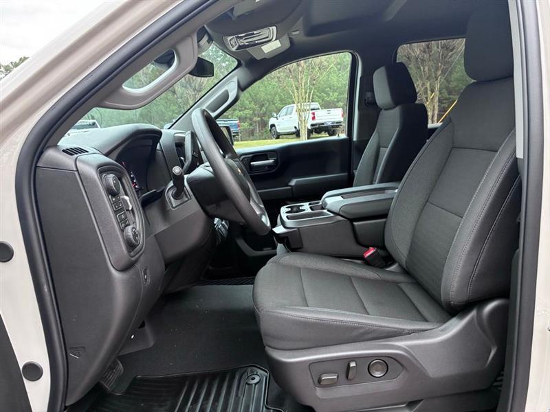 Chevrolet Silverado 1500 Custom Crew Cab 4WD 2026