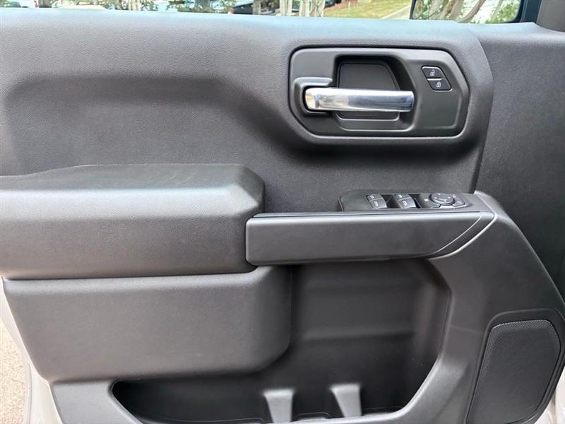 Chevrolet Silverado 1500 Custom Crew Cab 4WD 2026