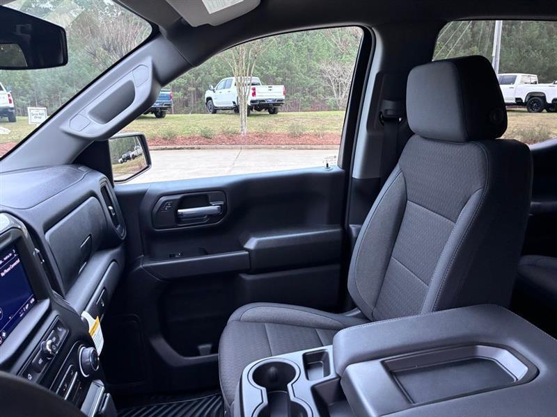 Chevrolet Silverado 1500 Custom Crew Cab 4WD 2026