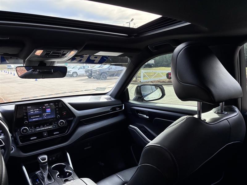 Toyota Highlander XSE FWD V6 2021