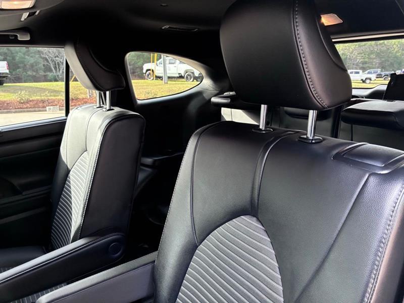 Toyota Highlander XSE FWD V6 2021