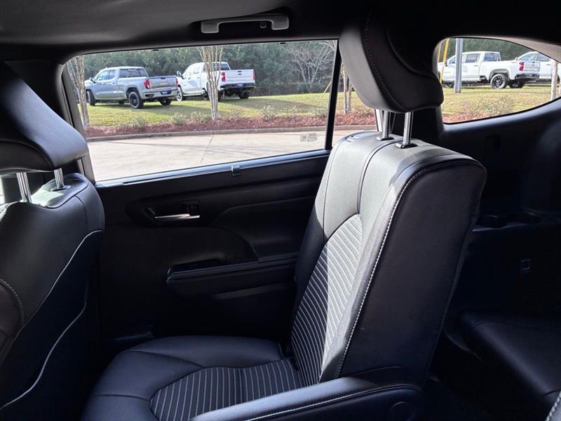 Toyota Highlander XSE FWD V6 2021