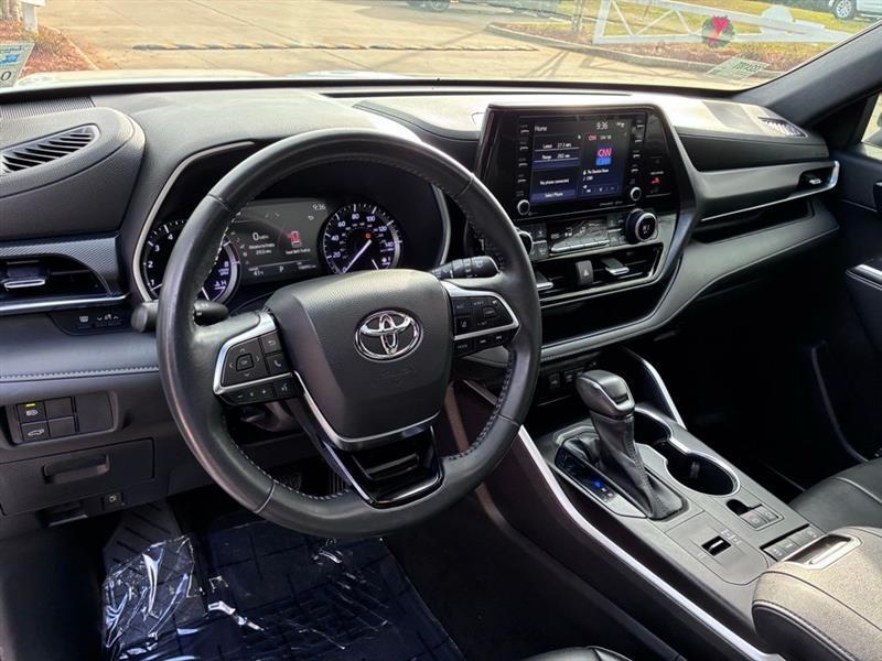 Toyota Highlander XSE FWD V6 2021