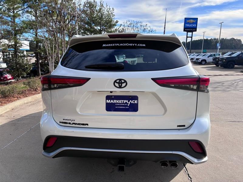 Toyota Highlander XSE FWD V6 2021