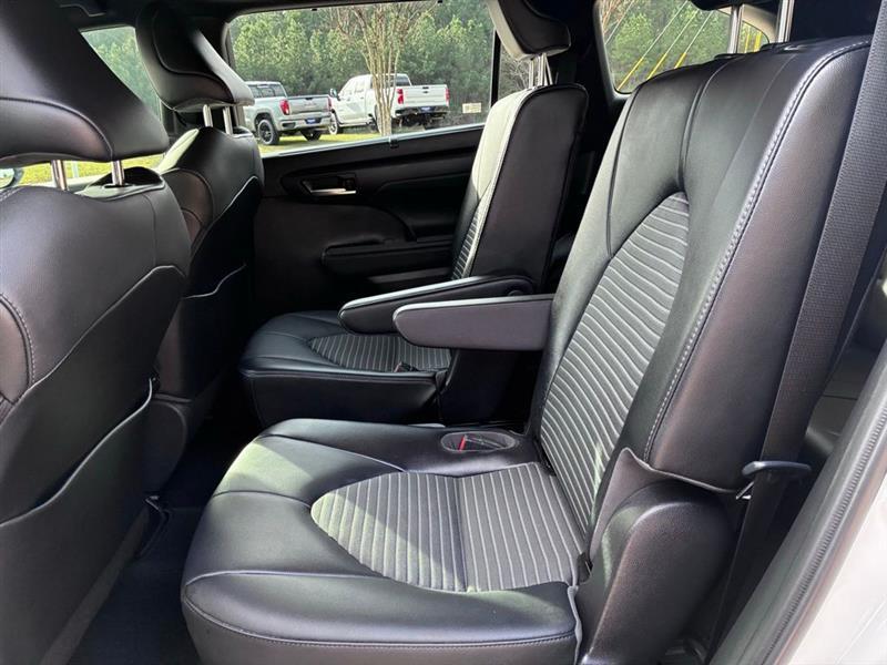 Toyota Highlander XSE FWD V6 2021