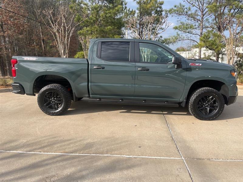 Chevrolet Silverado 1500 Trail Boss Custom Crew Cab 4WD 2025