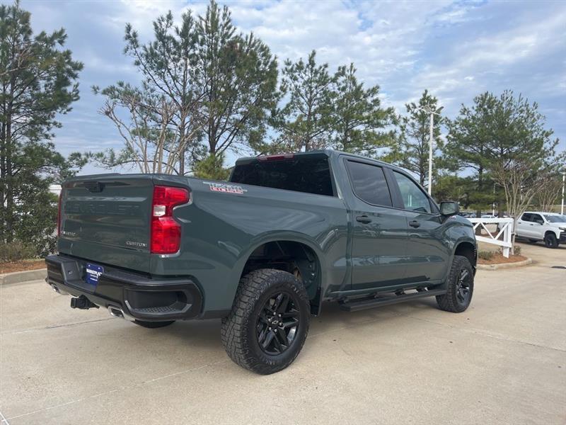 Chevrolet Silverado 1500 Trail Boss Custom Crew Cab 4WD 2025