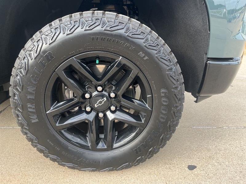 Chevrolet Silverado 1500 Trail Boss Custom Crew Cab 4WD 2025