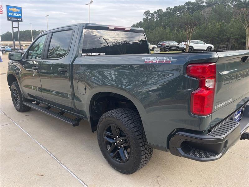 Chevrolet Silverado 1500 Trail Boss Custom Crew Cab 4WD 2025
