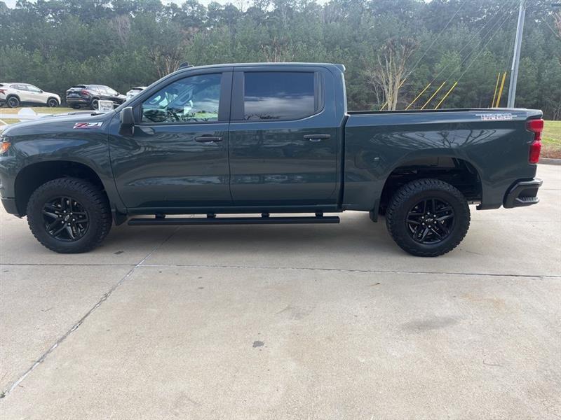 Chevrolet Silverado 1500 Trail Boss Custom Crew Cab 4WD 2025