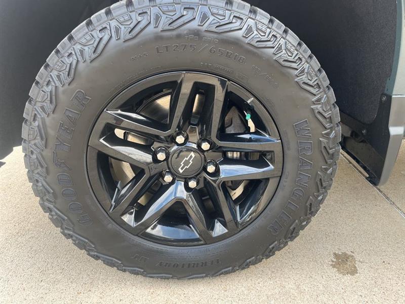 Chevrolet Silverado 1500 Trail Boss Custom Crew Cab 4WD 2025