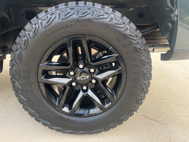 Chevrolet Silverado 1500 Trail Boss Custom Crew Cab 4WD 2025