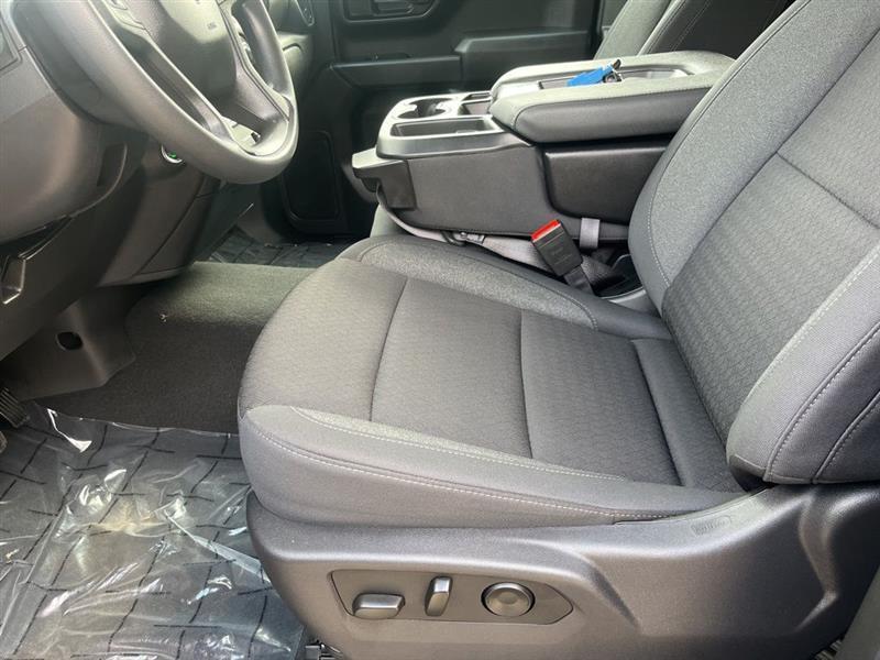 Chevrolet Silverado 1500 Trail Boss Custom Crew Cab 4WD 2025