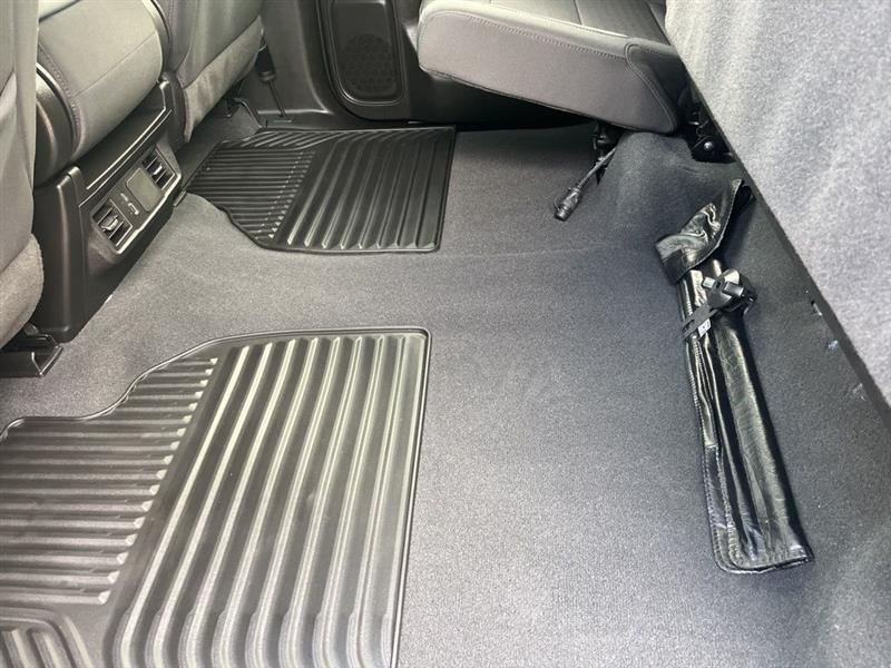 Chevrolet Silverado 1500 Trail Boss Custom Crew Cab 4WD 2025