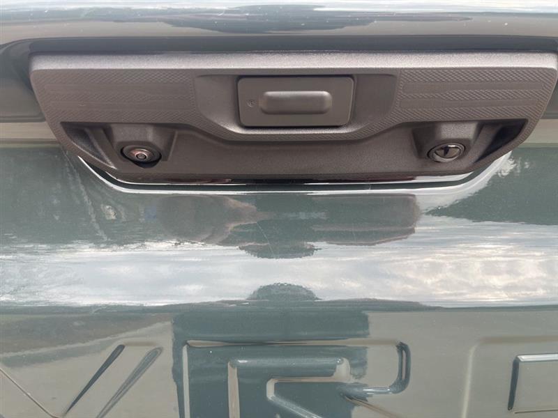 Chevrolet Silverado 1500 Trail Boss Custom Crew Cab 4WD 2025