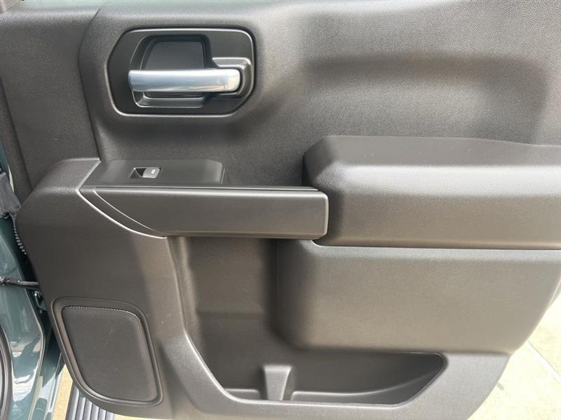 Chevrolet Silverado 1500 Trail Boss Custom Crew Cab 4WD 2025