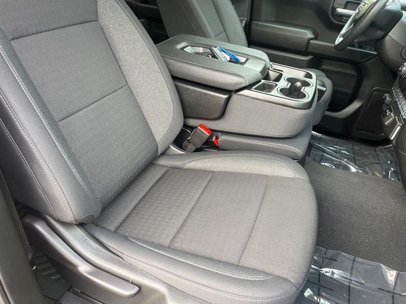 Chevrolet Silverado 1500 Trail Boss Custom Crew Cab 4WD 2025