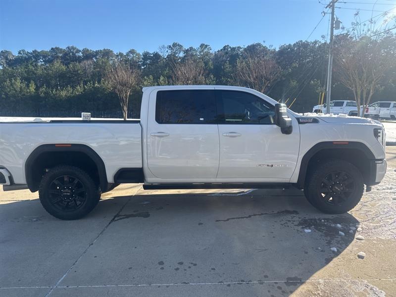 GMC Sierra 2500HD AT4 Crew Cab 4WD 2024