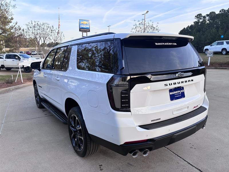 Chevrolet Suburban RST 2026