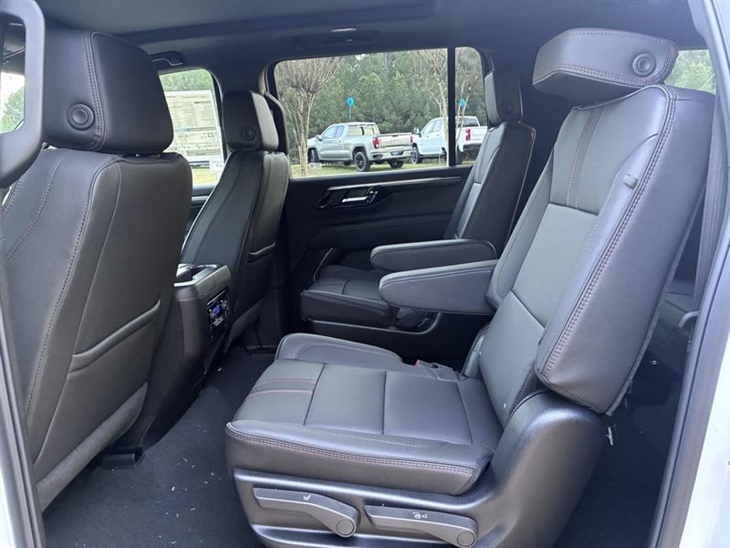 Chevrolet Suburban RST 2026