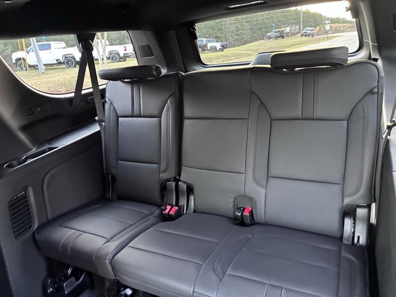 Chevrolet Suburban RST 2026