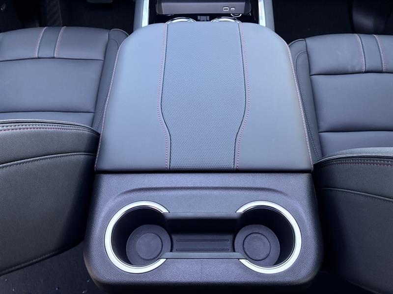 Chevrolet Suburban RST 2026