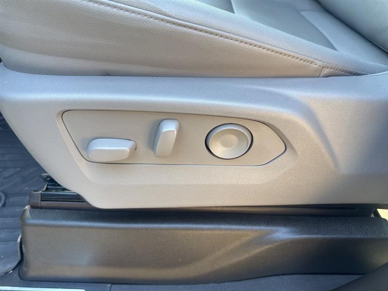 Chevrolet Silverado 1500 RST Crew Cab 4WD 2025