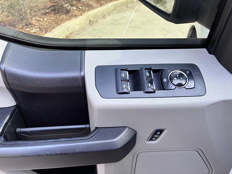 Ford F-150 XL SuperCab 8-ft. Bed 4WD 2015